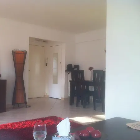 Pleasant 2 Bed In The Calm Palm Area Of With Beaches Nearby On Sides 1525 Apartament Cannes
